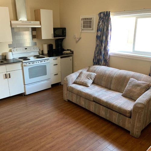 Deluxe Family Suite with Kitchenette